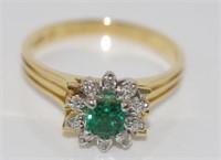 18ct yellow gold and emerald set ring