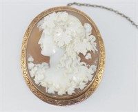 Good antique large carved shell cameo brooch