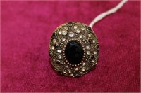 Ring w/ black