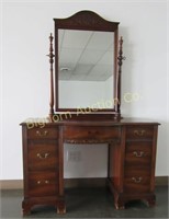 Vintage Vanity/Make Up Dresser w/ Mirror