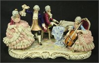 EARLY 20th CENTURY DRESDEN PORCELAIN FIGURE