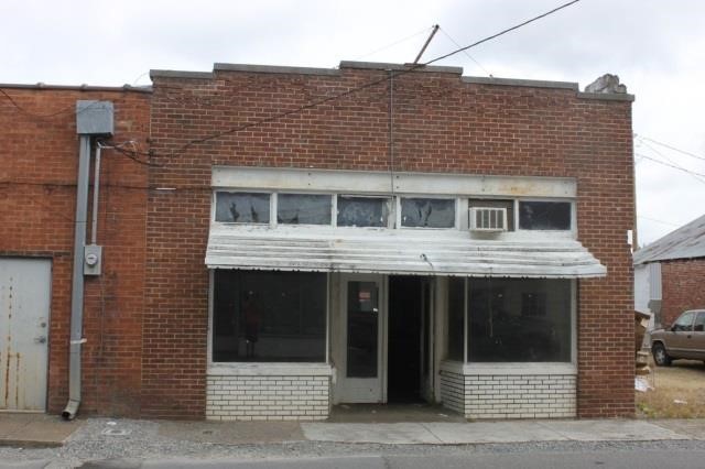 Commercial Building on Centerville Square