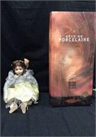 Mundia Porcelain Doll Poupées de Collection V4B