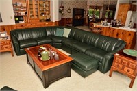 LARGE SECTIONAL LEATHER SOFA & OTTOMAN