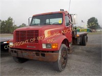 1993 INTERNATIONAL 4900 ROLLBACK W/ 26' ROLLBACK &