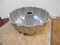 Aluminum Bundt Pan