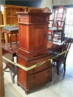 Lot of 14 pieces of furniture