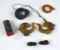 SEVEN CHINESE JADE, SOAPSTONE AND AGATE PIECES