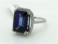 14kt Gold 10.92 ct Sapphire & Diamond Ring