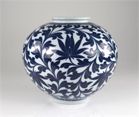 CONTEMPORARY KOREAN BLUE & WHITE PORCELAIN JAR