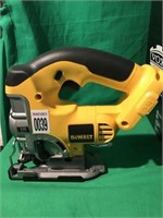 DEWALT - ELECTRIC SAW (NO BATTERY/NO CHARGER)
