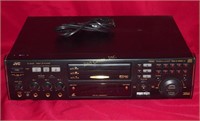 JVC XL -MV33 Video CD Player