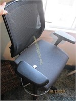 Sit on It Seating Adjustible Desk or Office Chair