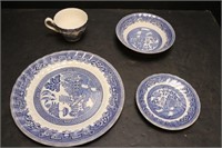 Myott Meakin Staffordshire Blue Willow China +Box