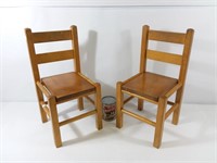 2 chaises en bois pour enfant