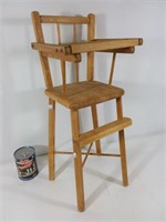 Chaise-haute en bois vintage