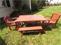 Picnic Table & Chairs