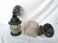 2 vintage wall mount light fixtures