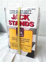 New Central Machinery 3 ton jack stands