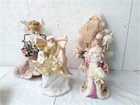 4 nice Christmas figurines some porcelain -