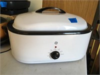18 qt roaster oven in box