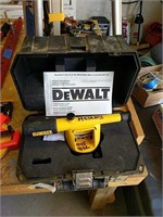 DeWalt Builders level with stand