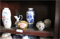 Small oriental vases and décor