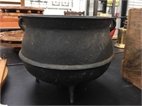 Cast iron cauldron