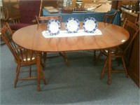 VINTAGE MAPLE DROP LEAF TABLE, TWO EXTRA LEAVES,