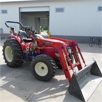 Century 3045 utility tractor, MFWD