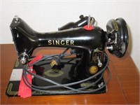 Singer sewing machine w/cabinet