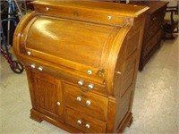 Wooden Roll Top or Barrel Top Desk