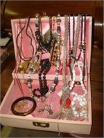 Fashion necklaces and Jewelry Box