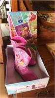 Disney princess girls boots size 9 with the box,