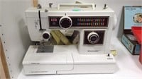 SINGER SEWING MACHING, OIL CANS & ACCESSORIES - LO