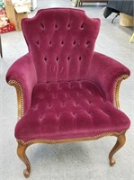 GORGEOUS PURPLE VELOUR TUFTED CHAIR W FRENCH LEGS