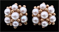 A PAIR OF 14K GOLD AND PEARL EARRINGS