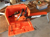 Echo CS-400 chain saw with case