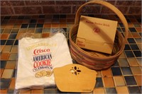 1992 Longaberger American Crisco Basket and Apron