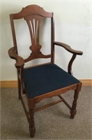 QUALITY ANTIQUE ACCENT CHAIR