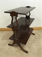 SUBSTANTIAL QUALITY DUNCAN PHYFE ACCENT TABLE