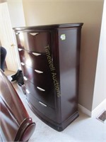 Lovely mahogany chest of drawers