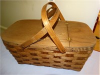 Wicker picnic basket w/ contents: plastic cups &