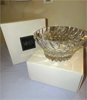 Mikasa 9" rainier serving bowl in original box