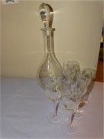 10" etched glass decanter w/ stopper & 6 matching