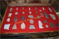 GROUP OF 31 NATIVE AMERICAN ARTIFACTS AND
