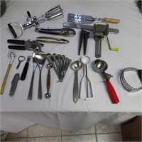 Assortment of Twenty Kitchen Gadgets & Utensils