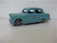 TOYS - VINTAGE LESNEY MATCHBOX CAR Austin A50