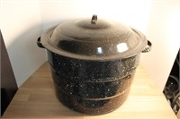 Enamel Ware Stock Pot/Canner with Jar Rack