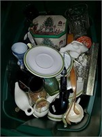 Vintage household items. Includes glassware,